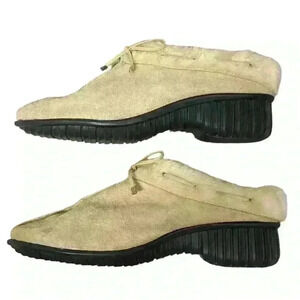 Pierre Dumas Women’s Fur Lined Slip Ons Size 9 Cream Rubber Heel Indoor Outdoor